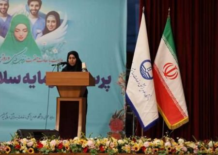 تقدیر وزیر بهداشت از مدیر امور پرستاری دانشگاه علوم پزشکی گیلان