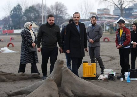 جشنواره مجسمه‌های شنی در ساحل منطقه آزاد انزلی برگزار شد