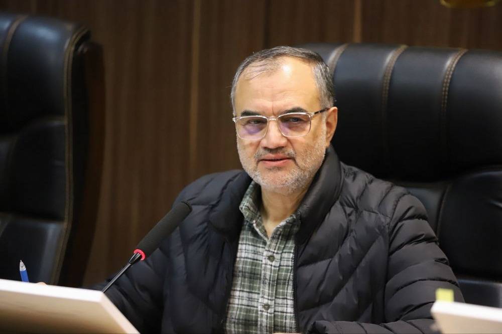 کارگرنیا رئیس شورای اسلامی شهر رشت: تصویب بودجه شهرداری رشت در سال ۱۴۰۴ به مبلغ ۷ هزار و ۱۰۰ میلیارد تومان / عیدی کارکنان و کارگران شهرداری رشت زودتر از حقوق پایان سال پرداخت شود