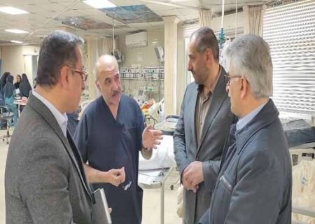 نماینده مردم آستارا و رئیس دانشگاه علوم پزشکی گیلان از پرستار سانحه‌دیده آستارا عیادت کردند