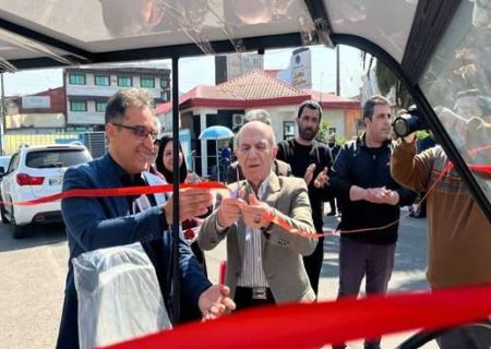 بهره‌برداری از یک دستگاه خودروی بیماربر برقی با حضور خیرین در مرکز آموزشی و درمانی رازی رشت