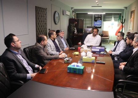 به منظور تسریع در اجرای پروژه ملی «جی‌نف» در رشت و توسعه هوشمندسازی شهری؛ مدیرکل پست گیلان با شهردار رشت دیدار کرد