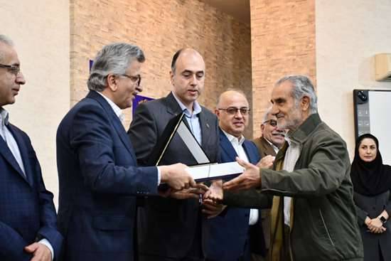 تجلیل از دو خیر مرکز آموزشی و درمانی پورسینای رشت