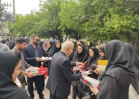 تجلیل نماینده مردم رشت در مجلس شورای اسلامی از ماماهای مرکز بهداشت شهرستان رشت