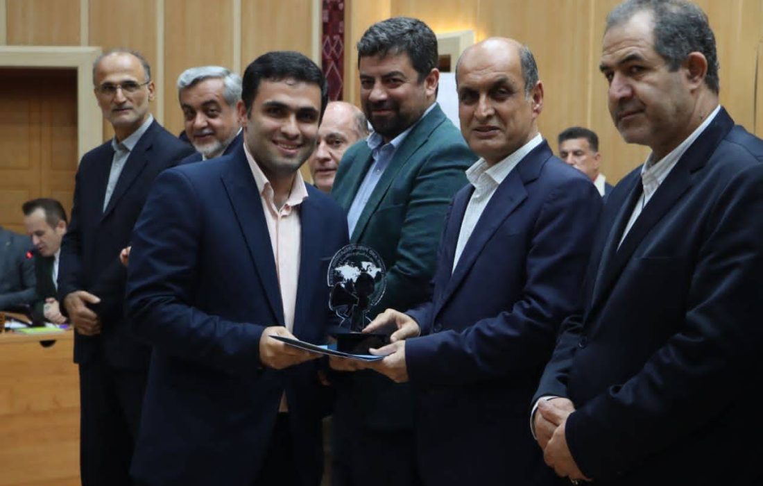 محمد هادی سیفی مسئول روابط عمومی فرمانداری رشت برای دومین بار به عنوان برترین روابط عمومی استان گیلان انتخاب شد