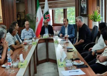دیدار مدیرکل راهداری و حمل‌ونقل جاده‌ای گیلان با رانندگان حمل‌ونقل کالا