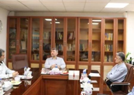 دیدار مسعود صادقی خمامی مدیرعامل شرکت توزیع نیروی برق استان گیلان با کارکنان این حوزه ستادی