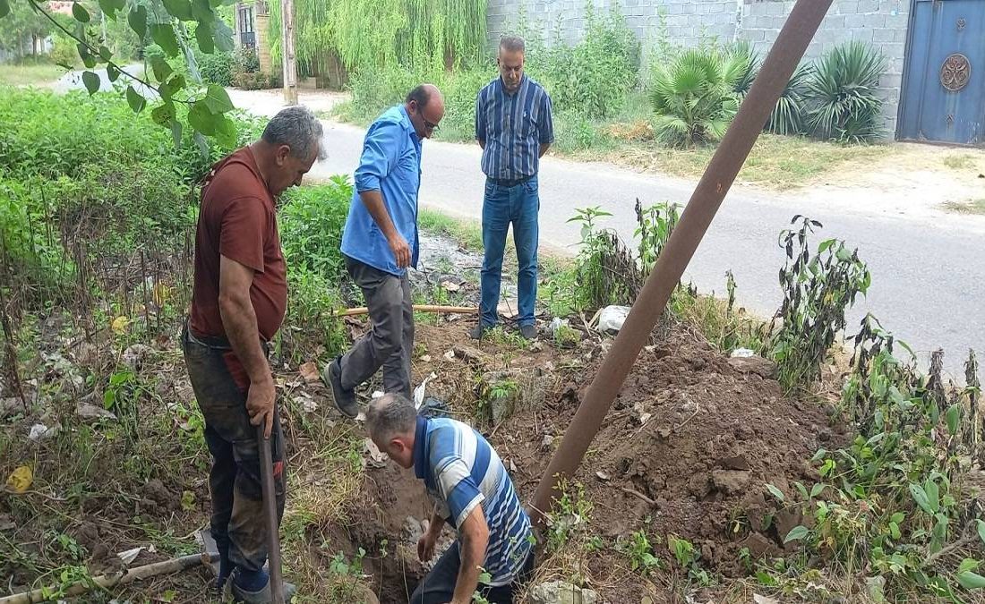 عملیات بازسازی شبکه ارتباطی روستای اشکیک ، شهرستان خمام