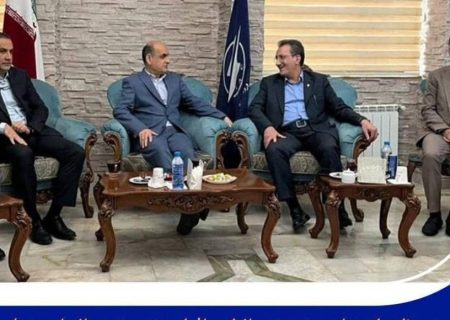 معاون وزیر راه و شهرسازی و مدیرعامل سازمان بنادر و دریانوردی دقایقی پیش وارد رشت شد