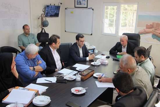 برگزاری نشست بررسی روند تکمیل بیمارستان ۴۲۱ تخت‌خوابی لاکان رشت