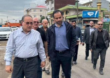 بازدید شهردار رشت با همراهی رئیس کمیسیون بهداشت ،محیط زیست و خدمات شهری شورای اسلامی از پیشرفت پروژه بازگشایی خیابان سعدی به سرگل