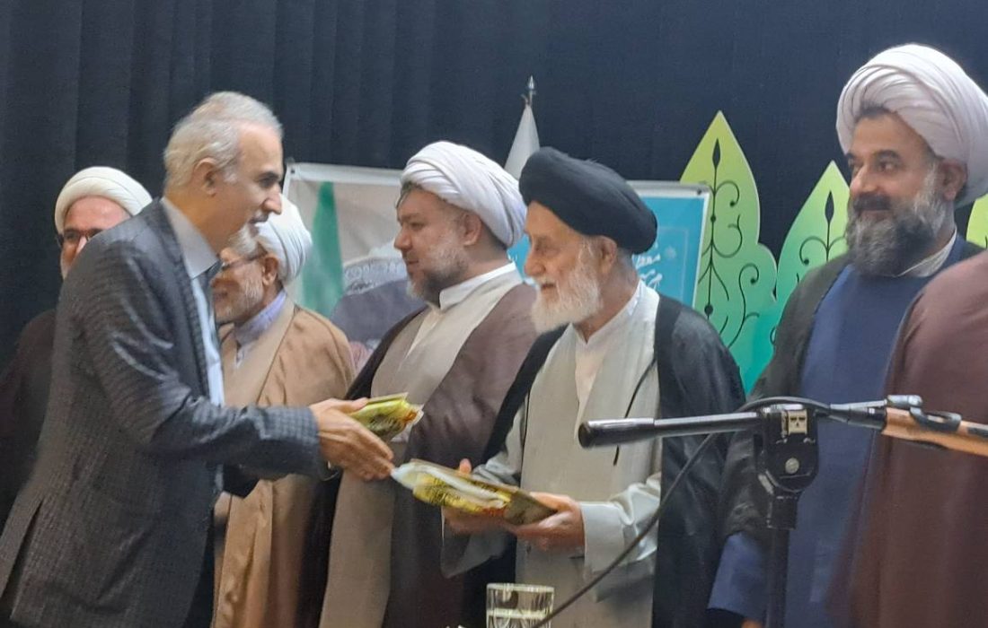 اداره کل بیمه سلامت گیلان دستگاه برتر در حوزه اقامه نماز شد