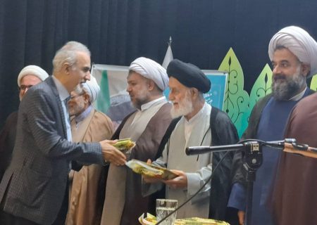 اداره کل بیمه سلامت گیلان دستگاه برتر در حوزه اقامه نماز شد