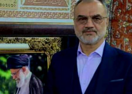 کارگرنیا رئیس شورای اسلامی شهر رشت در آیین رونمایی از پوستر پنجمین دوره رویداد رسانه‌ای (سردار تا سردار) در کرمان : ( سردار تا سردار) پیوند دو نسل از مجاهدت برای عزت و سربلندی ایران اسلامی است
