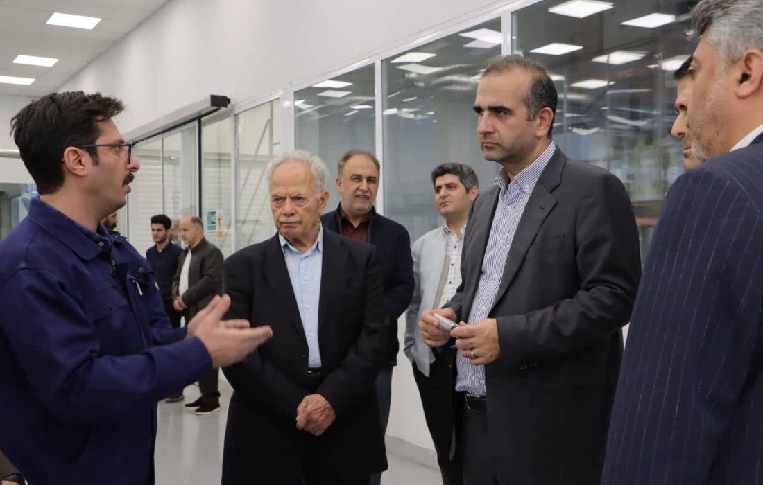 گفتوگوی میدانی مدیرعامل منطقه آزاد انزلی با تولیدكنندگان و سرمایهگذاران
