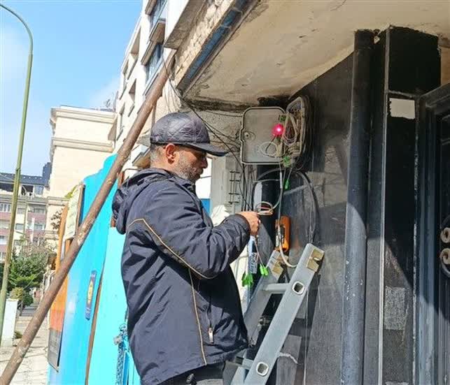 اجرای عملیات بهسازی شبکه فیبرنوری خیابان ۱۷۸ بلوار گیلان در مرکز شهید محبی رشت
