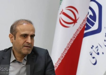 کارگران سربازان خط مقدم در عرصه تولید و صنعت و گردش چرخهای اقتصادی کشور هستند