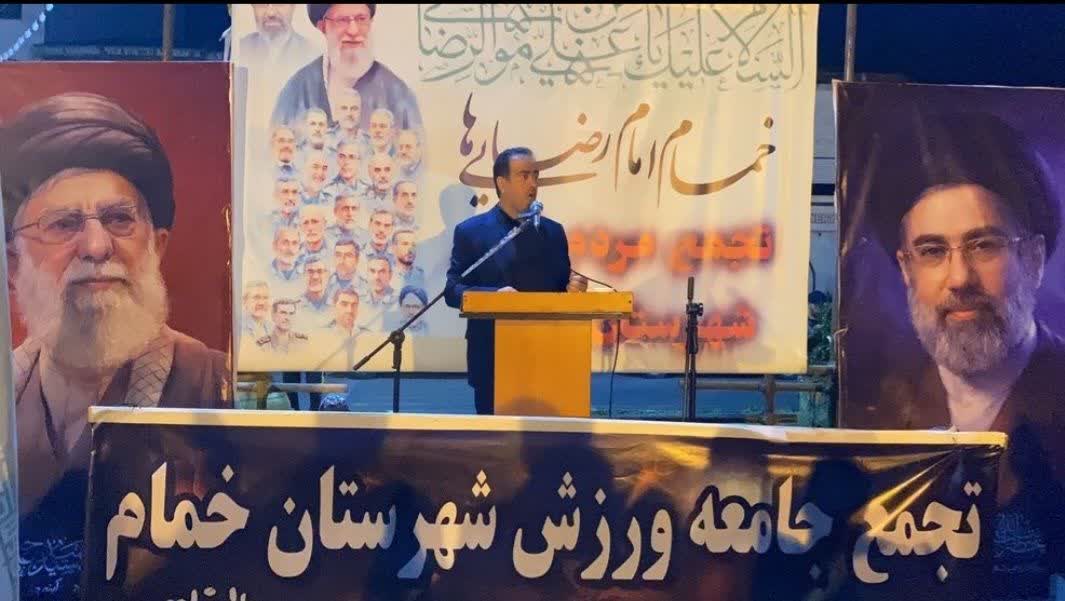 حضور مردم در خیابانها یک اقدام مقدس است