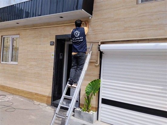 نهضت فیبرنوری در رشت؛ اجرای عملیات دراپ کشی و نصب تجهیزات FFAT در کوی شهید مسافر