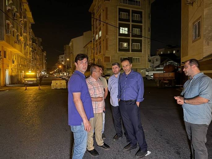 بازدید بامدادی شهردار رشت از طرح آسفالت‌ریزی گسترده در مناطق پنج‌گانه تأکید بر کیفیت و سرعت اجرا