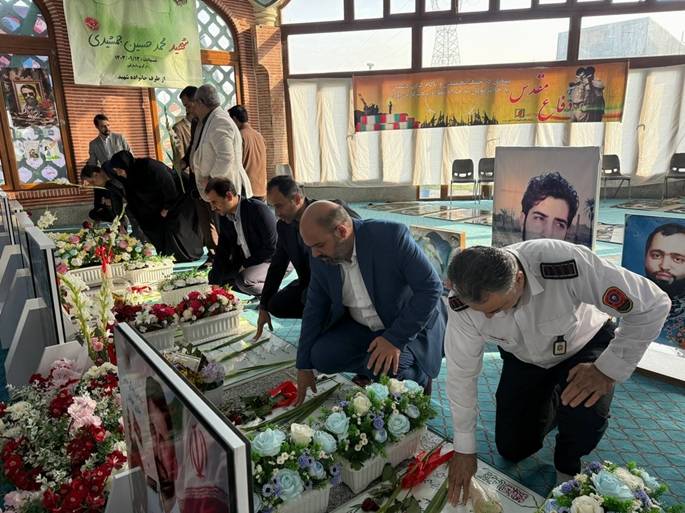 شهردار رشت و مدیران شهری با حضور در مزار شهدا به مقام شهیدان ادای احترام کردند تجدید میثاق شهردار رشت و مدیران شهری با آرمانهای شهدا