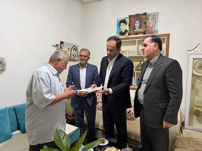 خدمت به خانواده شهدا و رسیدگی به مطالبات آنان، وظیفه‌ای اخلاقی و اداری است