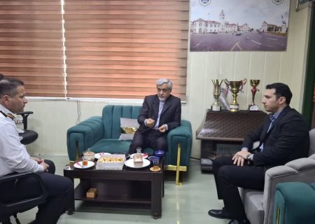 فرماندار رشت در دیدار با فرمانده پلیس راهور شهرستان؛ مدیریت ترافیک رشت باید به سمت هوشمندسازی حرکت کند